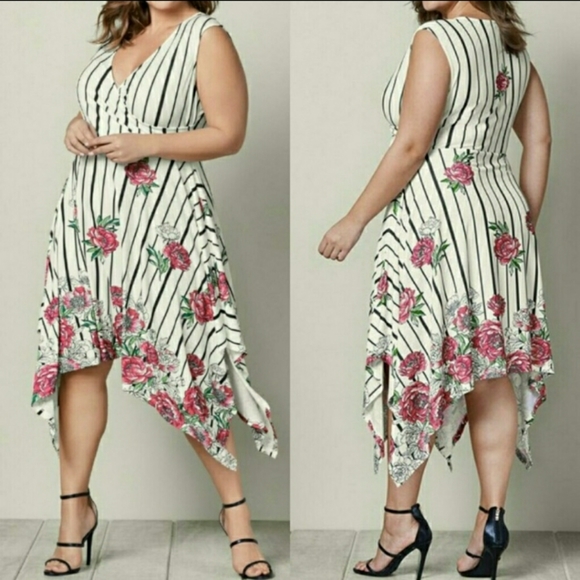 boutique Dresses & Skirts - 3X Hanky Hem Floral Print Faux Wrap Dress